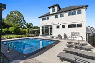 19 Bridle Spur Ln, Danvers, MA 01923 - Photo 4