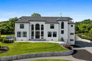19 Bridle Spur Ln, Danvers, MA 01923 - Photo 1