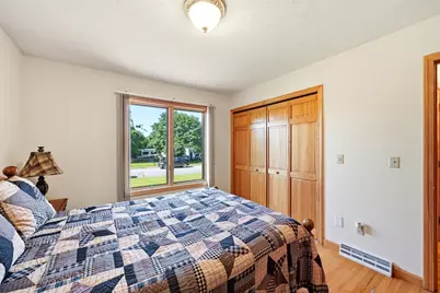 142 Oak Knoll Cir, Ludlow, MA 01056 - Photo 20
