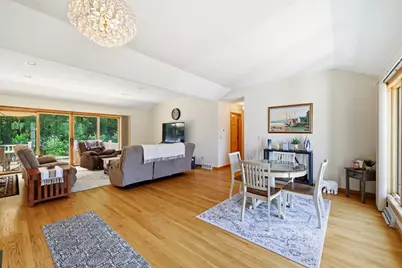 142 Oak Knoll Cir, Ludlow, MA 01056 - Photo 4