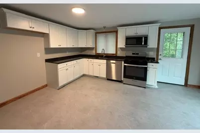 206 Comfort St #206, Bridgewater, MA 02324 - Photo 4