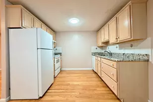89 Pleasant St, Medfield, MA 02052 - Photo 8