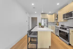 34 Oak St, Boston, MA 02136 - Photo 4