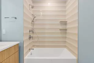 34 Oak St, Boston, MA 02136 - Photo 12