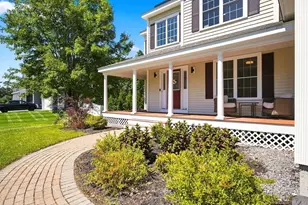 37 Bacon St, Pepperell, MA 01463 - Photo 2