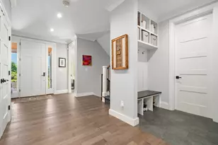 1058 Beacon St, Newton, MA 02459 - Photo 4