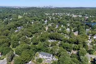1058 Beacon St, Newton, MA 02459 - Photo 40