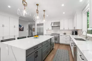 1058 Beacon St, Newton, MA 02459 - Photo 10