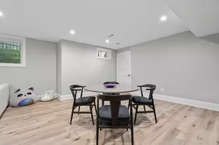1058 Beacon St, Newton, MA 02459 - Photo 32