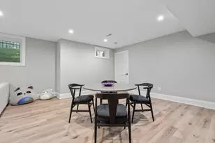 1058 Beacon St, Newton, MA 02459 - Photo 32