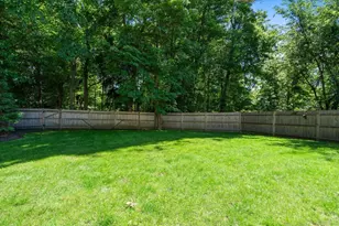 1058 Beacon St, Newton, MA 02459 - Photo 36