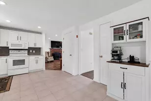 6 Fleuette Dr, Bellingham, MA 02019 - Photo 6