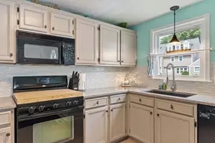 77 Merrimack Meadows Ln, Tewksbury, MA 01876 - Photo 10