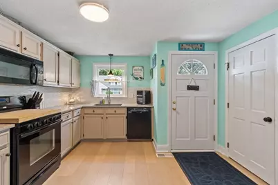 77 Merrimack Meadows Ln #77, Tewksbury, MA 01876 - Photo 8