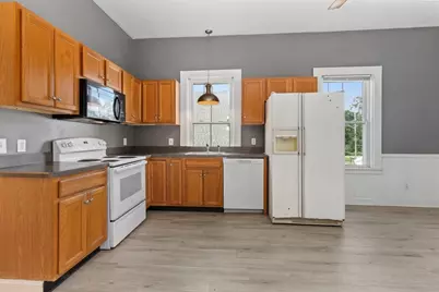 14 West St, East Bridgewater, MA 02333 - Photo 8