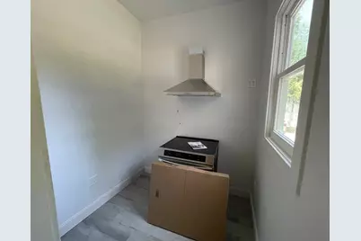 328 Highland St, Worcester, MA 01608 - Photo 16