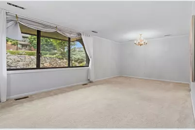1002 Paradise Rd #1C, Swampscott, MA 01907 - Photo 6