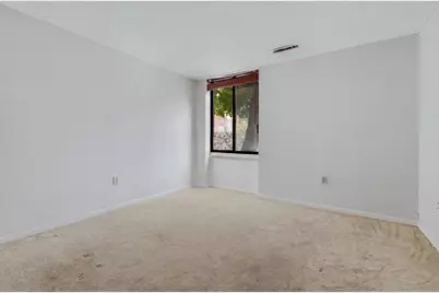 1002 Paradise Rd #1C, Swampscott, MA 01907 - Photo 18