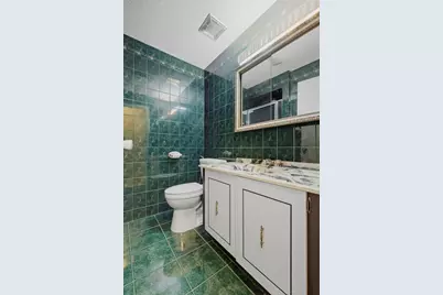 1002 Paradise Rd #1C, Swampscott, MA 01907 - Photo 14