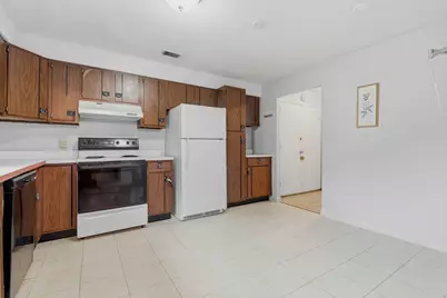 1002 Paradise Rd #1C, Swampscott, MA 01907 - Photo 2