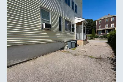 212 Vernon St, Worcester, MA 01607 - Photo 2