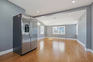 27 Houghton St, Boston, MA 02122 - Photo 26