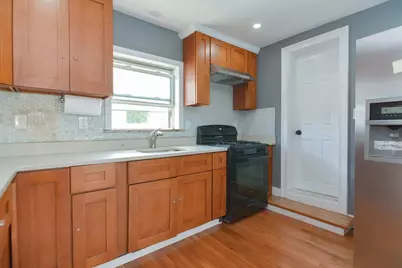 27 Houghton St, Boston, MA 02122 - Photo 14