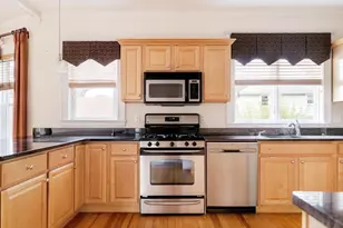 2 Peabody, Stoneham, MA 02180 - Photo 2