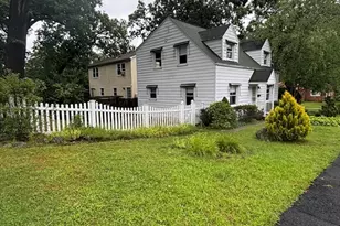 137 Appleton St, Springfield, MA 01108 - Photo 2