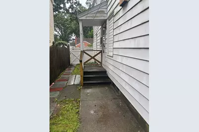 137 Appleton St, Springfield, MA 01108 - Photo 8