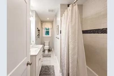 411 Pleasant St, Framingham, MA 01701 - Photo 12