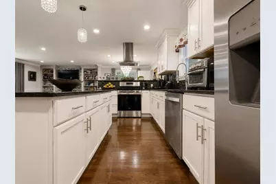 411 Pleasant St, Framingham, MA 01701 - Photo 10