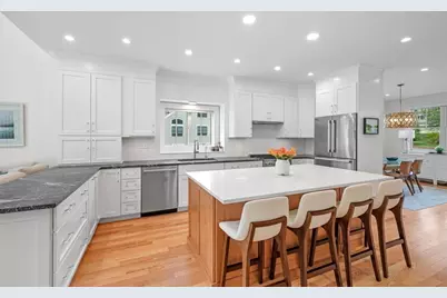 4 Talbot Lane #4, Reading, MA 01867 - Photo 2
