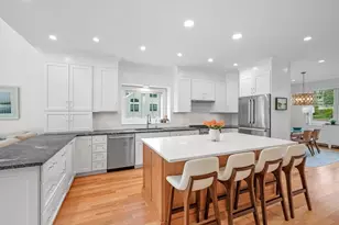 4 Talbot Ln, Reading, MA 01867 - Photo 2