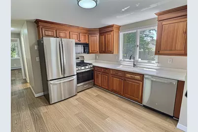 14 Milford St, Plymouth, MA 02360 - Photo 6