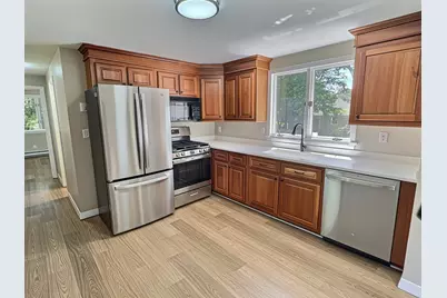 14 Milford St, Plymouth, MA 02360 - Photo 6