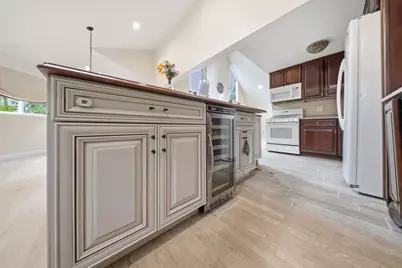 7 Sherborne Cir, Ashland, MA 01721 - Photo 4