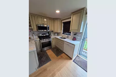 37 Wall St #2C, Worcester, MA 01604 - Photo 1