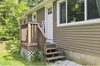 40 Lake Shore Dr, Middleborough, MA 02346 - Photo 2
