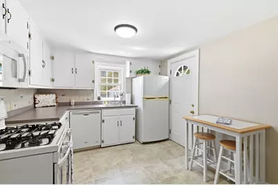 49 Edgeworth St, Weymouth, MA 02189 - Photo 8