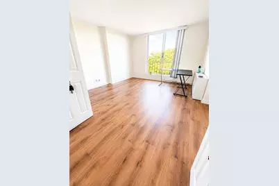 33 Pond Av #913, Brookline, MA 02445 - Photo 2