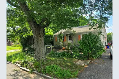 18 Notre Dame St, Springfield, MA 01104 - Photo 1