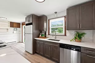 15 Peterson Cir, Agawam, MA 01030 - Photo 6