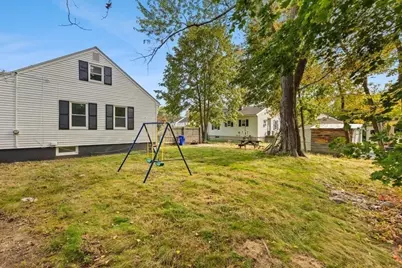 26 Lamb St, Attleboro, MA 02703 - Photo 4