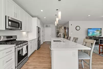 642 Main St #301, Wakefield, MA 01880 - Photo 2