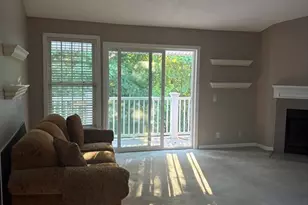 105 Bradford Commons Ln, Braintree, MA 02184 - Photo 6