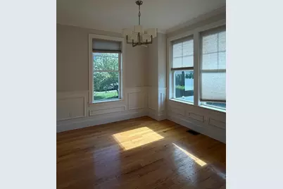 896 Chestnut St #2, Newton, MA 02468 - Photo 4