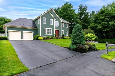 46 Hunt Dr, Stoughton, MA 02072 - Photo 2