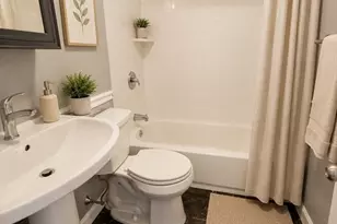 61 Phillips St, Boston, MA 02114 - Photo 12