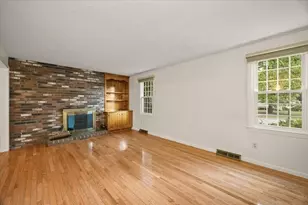 28 Camelot Ct, Stoughton, MA 02072 - Photo 16